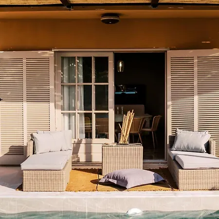 Costa-aria House *