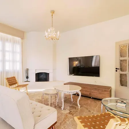 Costa-aria House *