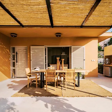 Costa-aria House דירה