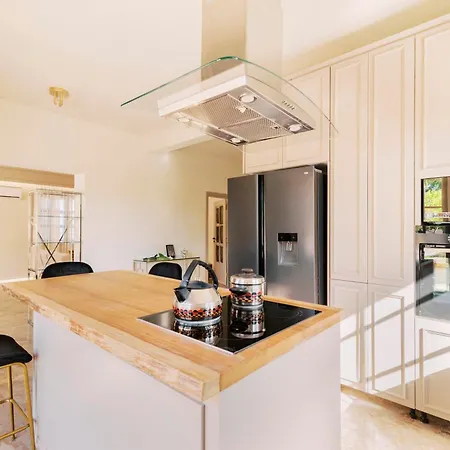 Costa-aria House Apartman Ixiá