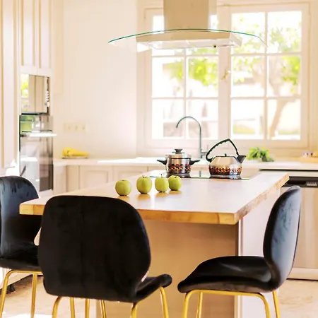 Costa-aria House 아파트