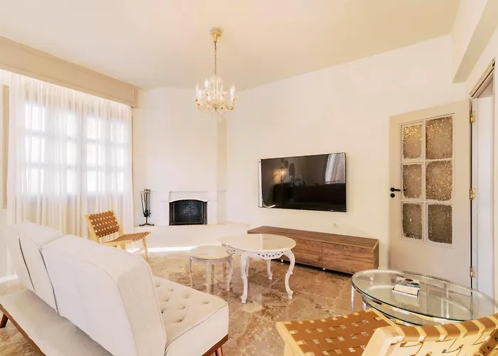 Costa-aria House *